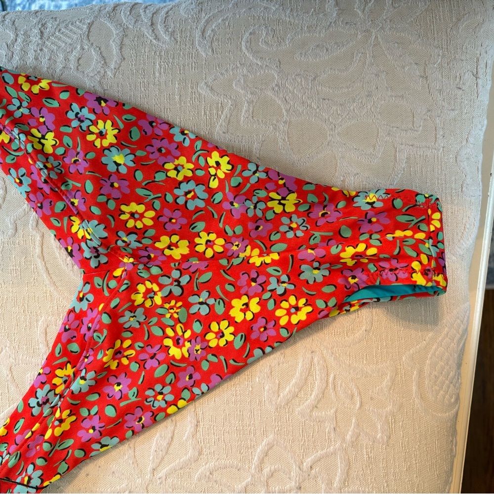 Floral Red Bikini - Picture 5 of 6